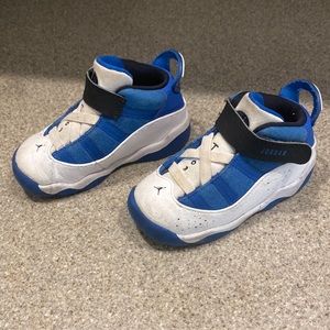 Nike Jordan Two 3 8c